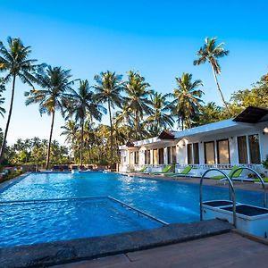 Deluxe Room Pool View